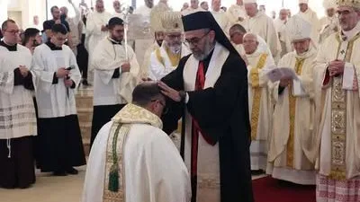 الأنبا دانيال يشارك في قداس سيامة الأب إياد الطوال أسقفًا