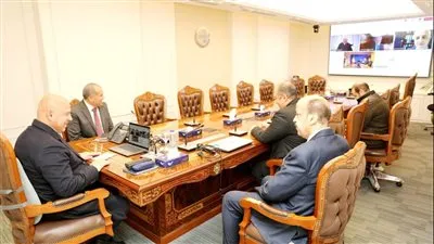 وزير الصناعة يبحث تدعيم التعاون مع ايطاليا في مجالات النقل 