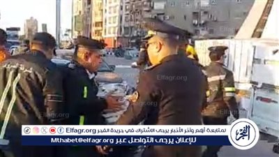 قيادات مرور الدقهلية توزع وجبات افطار علي الصائمين بالشوارع..صور