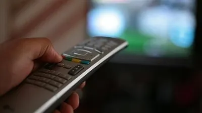 حكم مشاهدة المسلسلات في نهار رمضان.. الإفتاء توضح 