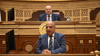 وزير الكهرباء والطاقة المتجددة: ملتزمون باتاحة الطاقة الكهربائية بجودة واستقرار 