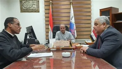 وكيل تعليم الأقصر يبحث مع مدير الأبنية التعليمية تجهيزات المديرية الجديد وأوضاع المدارس تحت الصيانة