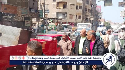 رئيس غرب أسيوط يقود حملة مكبرة لإزالة اشغالات الباعة الجائلين 