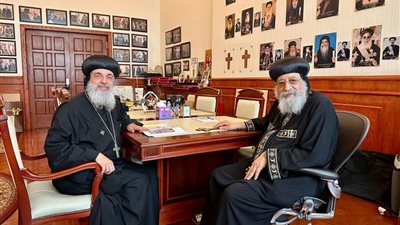 البابا تواضروس الثانى يستقبل الانبا مرقوريوس والانبا مقار