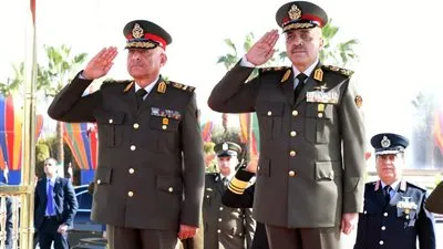 الرئيس السيسي ينيب وزير الدفاع لوضع إكليل الزهور على النصب التذكاري في يوم الشهيد