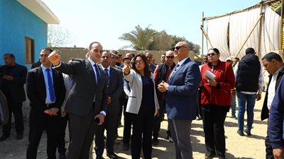 وزيرة التنمية المحلية تضع حجر الأساس لتطوير شارع الرشاح
