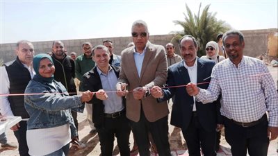 محافظ أسوان يفتتح مشروع رافع العقاد للتغذية المستدامة لمياه الشرب 