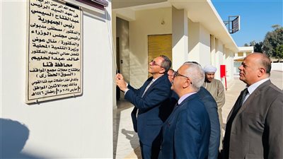 بحجم استثمارات بلغ 20 مليون جنيه.. محافظ قنا يفتتح السوق الحضاري بمجمع مواقف مدينة قنا