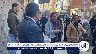 محافظ الدقهلية يتدخل لحل أزمة السرفيس باحدي المحطات بالمنصورة ويوجه بتوفير أوتوبيسات نقل جماعي
