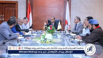 محافظ سوهاج يبحث التوسع في إنشاء مصانع الأعلاف غير التقليدية لدعم الثروة الحيوانية