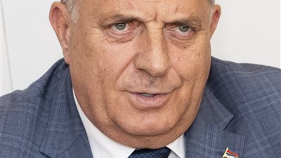 أزمة سياسية في البوسنة.. حكم بالسجن على دوديك وتصعيد انفصالي