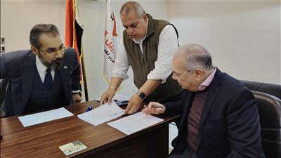 النائب عصام خليل يتقدم بأوراق ترشحه لانتخابات رئاسة حزب المصريين الأحرار