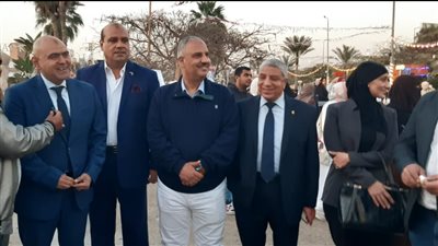 وكيل وزارة الشباب والرياضة بالجيزة يشهد أطول مائدة إفطار بنادي 6 أكتوبر