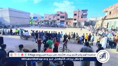 حولوا الخرابة لملعب خماسي.. شباب منشأة الامراء ببني سويف تحدوا الصعاب ونظموا دورة رمضانية (صور)