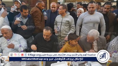 محافظ أسيوط يتناول الإفطار مع المواطنين على مائدة إفطار جماعى بمنطقة الأربعين بحى غرب