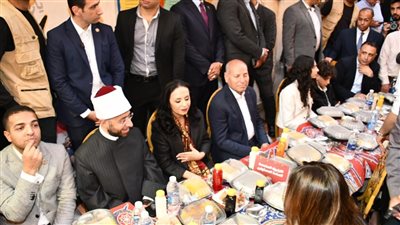 باستقبال حافل من أهالي المطرية.. وزير الأوقاف يشارك في الإفطار السنوي لهم
