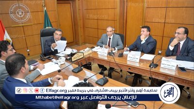 محافظ الدقهلية يترأس الاجتماع الأول لمجلس صندوق النظافة: الانتهاء من تعاقدات جمع ونقل المخلفات بالقرى والمدن قبل العام المالي الجاري