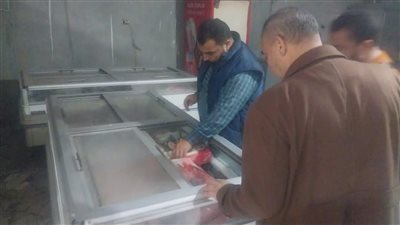 صحة الشرقية تضبط مصنعين للمخللات يعملان دون ترخيص وتغلق منشأتين