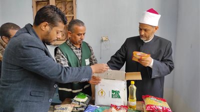 الأوقاف ومصر الخير توزّعان 100 ألف كرتونة غذائية ضمن صكوك الإطعام