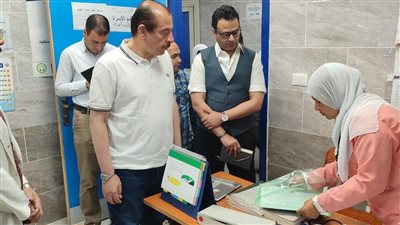 نائب وزير الصحة يجرى زيارة مفاجئة لعدد من المستشفيات بسوهاج