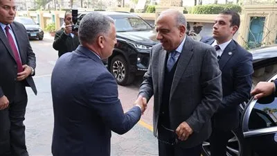 وزير الكهرباء يجري زيارة ميدانية إلى منطقة كهرباء القناة وشركة شرق الدلتا لانتاج الكهرباء