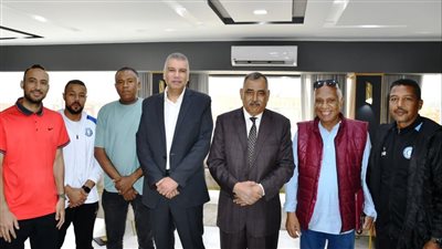 محافظ أسوان يستقبل مجلس إدارة نادى أسوان الرياضى