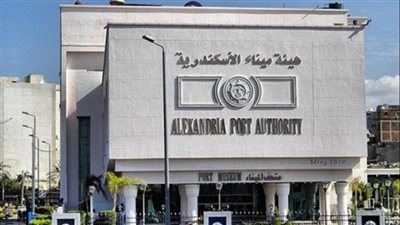 ميناء الإسكندرية يستقبل باخرة سياحية تحمل سائحين من جنسيات متعددة