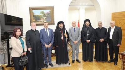 البطريرك الأنبا إبراهيم إسحق يهنئ محافظ القاهرة بعيد الفطر المبارك