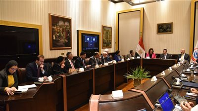 “عبدالغفار” يترأس الاجتماع الثالث للجنة الاستشارية العليا للتنمية البشرية بحضور وزير التربية والتعليم