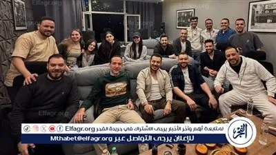 مصطفى شعبان يحتفل بفركش مونتاج آخر حلقات «حكيم باشا» بصحبة صناعه 