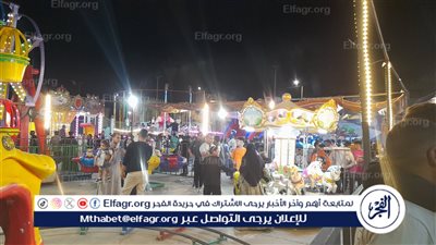  إقبال كثيف من المواطنين على حديقة وملاهي الفردوس بحى شرق أسيوط فى أول أيام عيد الفطر المبارك