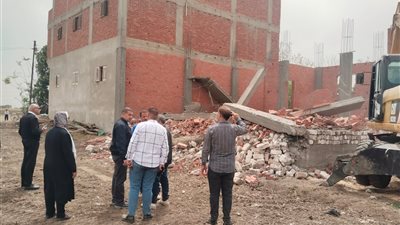 محافظ القليوبية يتابع إزالة 5 حالات مخالفة على الأراضي الزراعية بالقناطر الخيرية