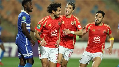 الأهلي يختتم استعداداته لمباراة الهلال في القاهرة 