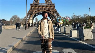 بملابس كاجول.. حسن الرداد يتجول في شوارع باريس 