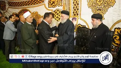محافظ مطروح يعزي في الأنبا باخوميوس مطران البحيرة ومطروح