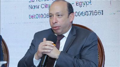 قصر العيني ينجح في إجراء ولادة قيصرية لحالة حرجة باستخدام جهاز الإيكمو