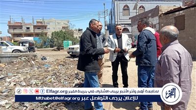 رفع 64 طنا من نواتج التطهير وتجمعات القمامة من مصرف المنصورة المستجد في أجا بالدقهلية..صور