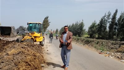 إصلاح طريق الرشاح في ترسا بردم الحفر وتوسعته حفاظا على ارواح المارين عليه فى القليوبية