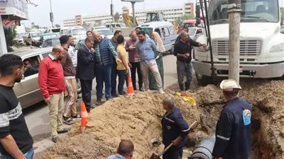 محافظ القليوبية يتابع أعمال إصلاح خط مياه بشارع فريد ندا بمدينة بنها