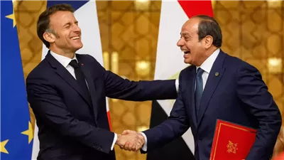 بعد زيارة ماكرون لمصر.. رواد السوشيال ميديا: مصر بلد الأمن والأمان بوجود الرئيس السيسي 