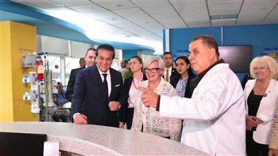وزيرا الصحة في مصر وفرنسا يتفقدان معهد ناصر ومستشفى 57357 للاطلاع على التجربة