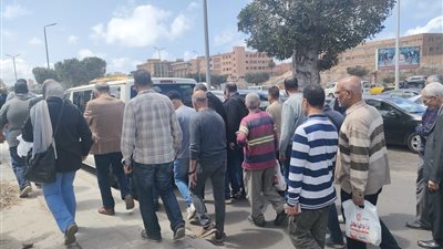 الإسكندرية تودع حفيد فنان الشعب.. تشييع جثمان المهندس حسن البحر درويش إلى مثواه الأخير وسط غياب الفنانين