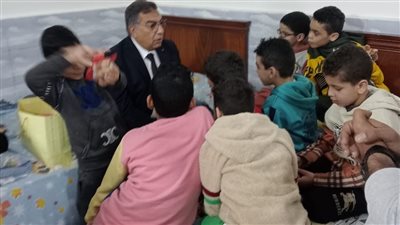خلال زيارته لهم.. طفل من دار المساعي  لـ