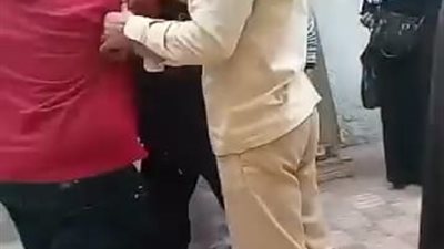 هدوس عليك بالجزمة..حقيقة تداول فيديو طبيب صيدلي فى التأمين الصحي مع مواطن بالمنوفية