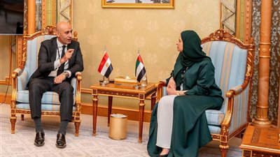 عبداللطيف يلتقى بوزيرة التعليم بالإمارات على هامش 