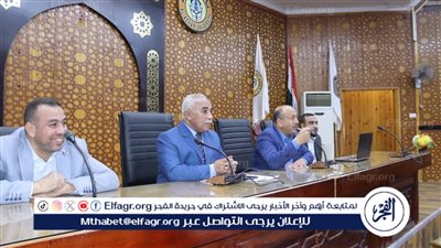 عميد كلية اللغة العربية بجامعة الازهر بأسيوط يعقد لقاء مع طلاب الكلية لسماع مقترحاتهم