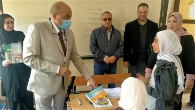 وكيل تعليم الدقهلية يواصل جولاته الميدانية اليومية بمدارس المنزلة