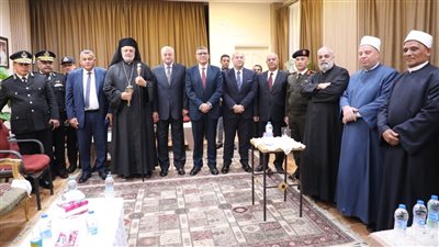 محافظ الجيزة يزور الكنيسة الكاثوليكية لتقديم التهنئة بمناسبة عيد القيامة المجيد