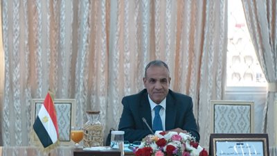 وزير الخارجية والهجرة يعقد جلسة مباحثات مع نظيره التونسي