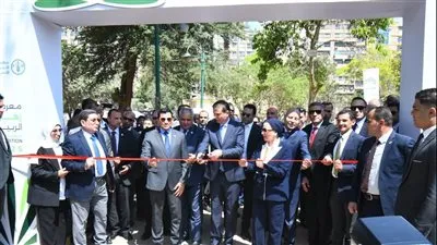 وزراء ومحافظون يفتتحون معرض زهور الربيع 
